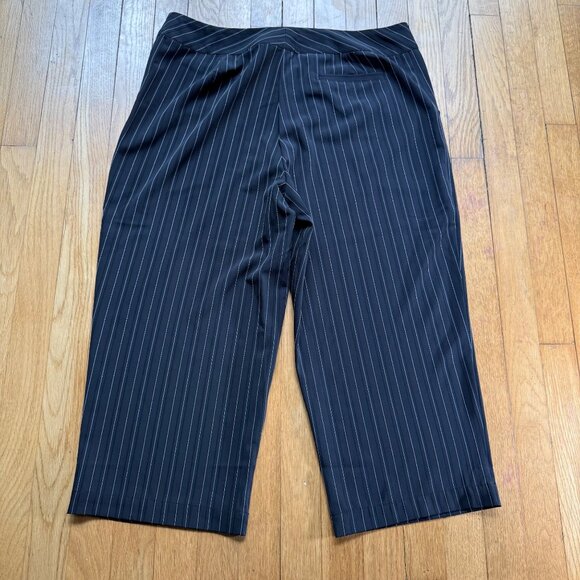 Tail Size 14 Black Pinstripe Livia Mid Rise Straight Leg Golf Crop Capri Pants - Picture 3 of 11